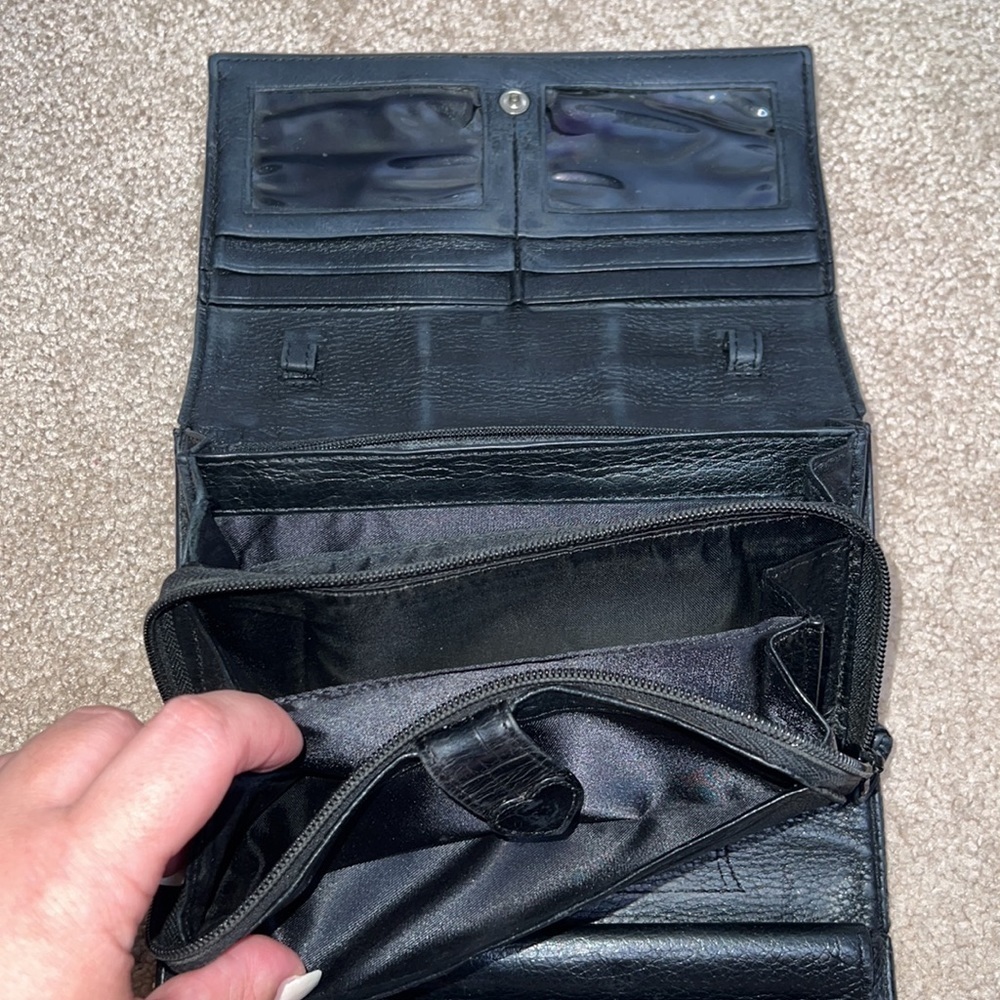 Brighton Black Textured Wallet - Picture 4 of 9